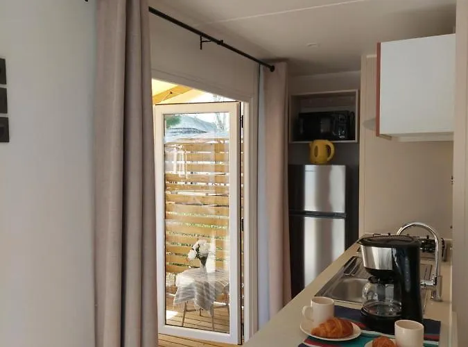 Spacieux Mobilhome Climatise 4 P Au Grau Du Roi En Camargue Кемпинг Ле-Гро-дю-Руа