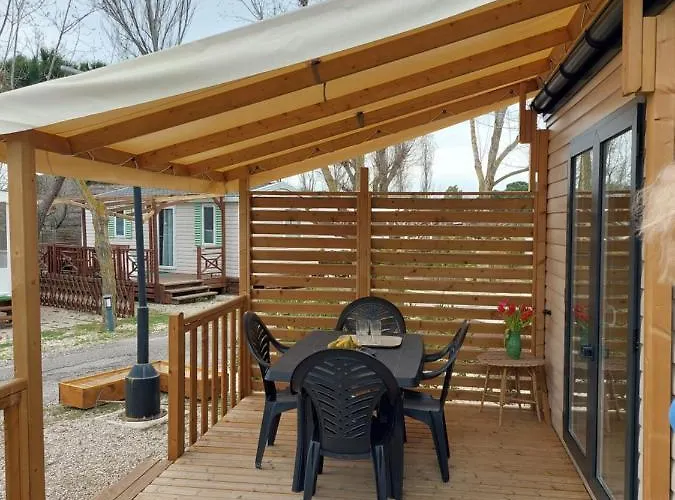 Spacieux Mobilhome Climatise 4 P Au Grau Du Roi En Camargue Кемпинг Ле-Гро-дю-Руа
