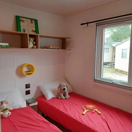 Camping Spacieux Mobilhome Climatise 4 P Au Grau Du Roi En Camargue *